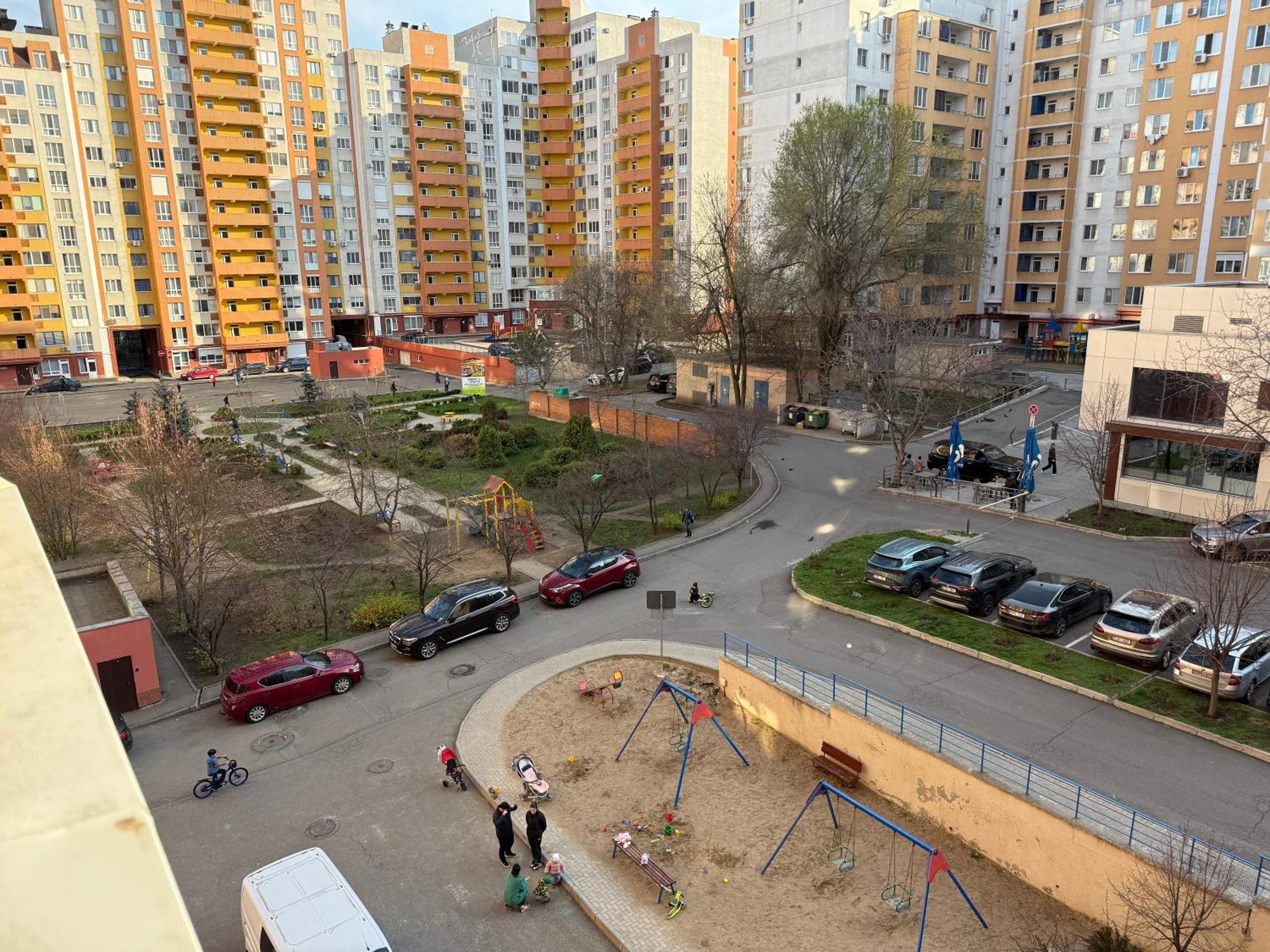 Cozy Two Bedroom Large Apartment Кишинів Екстер'єр фото