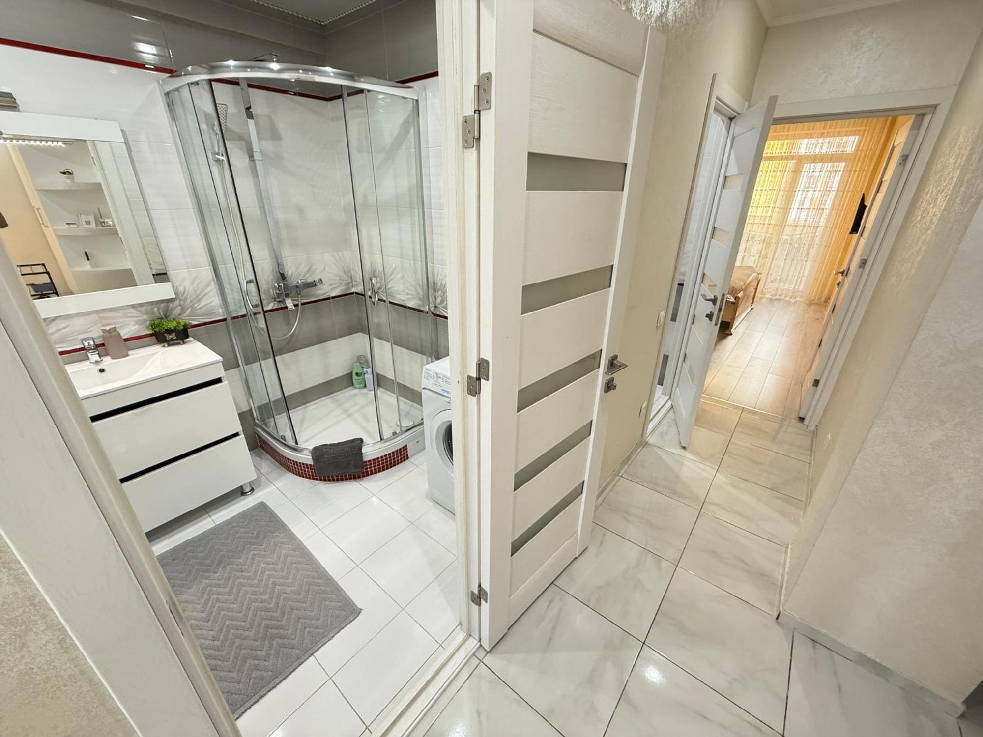 Cozy Two Bedroom Large Apartment Кишинів Екстер'єр фото